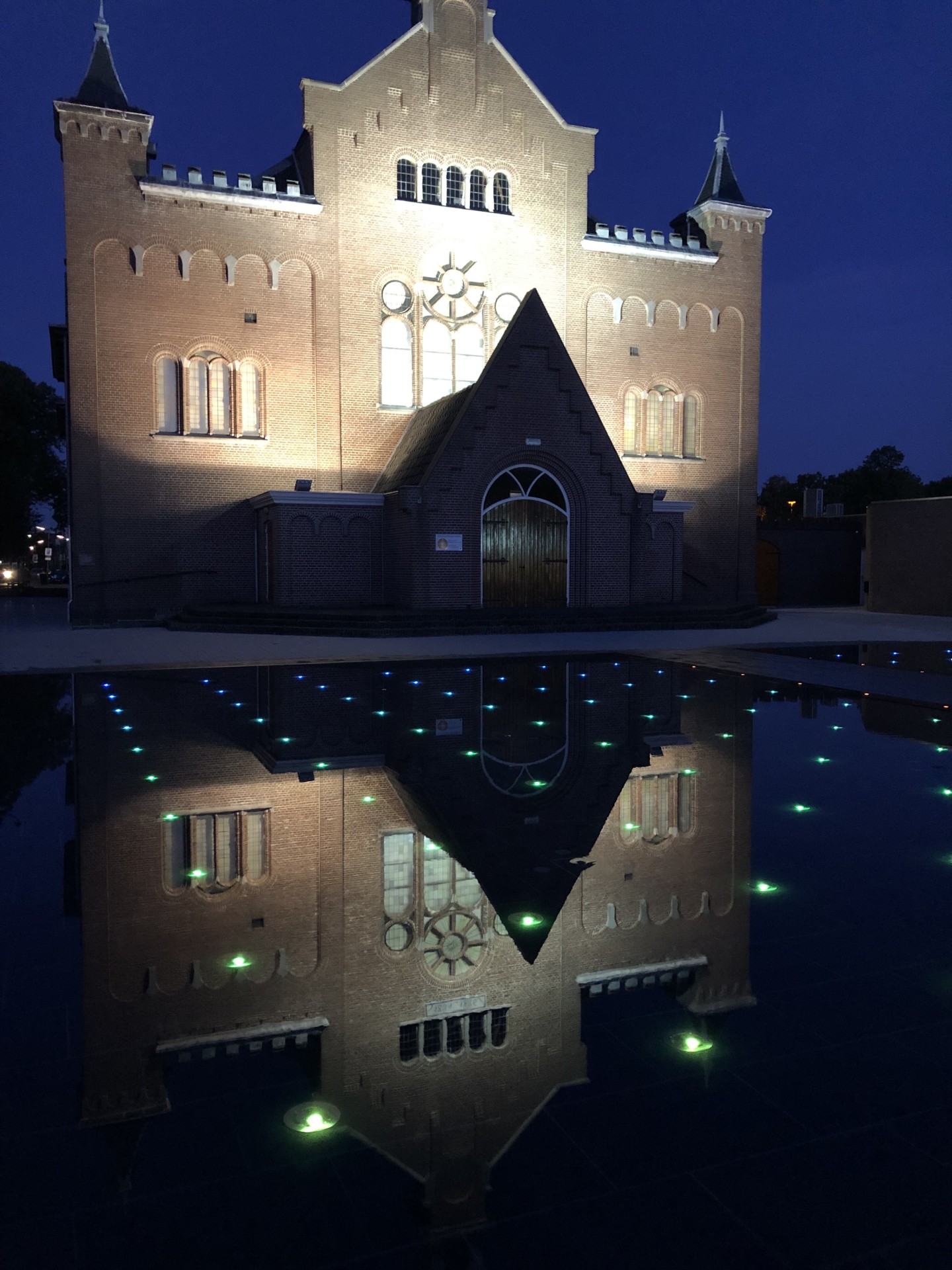 waterspiegel, hoogeveen, spiegel, water, stad, plein, gemeente, beleving, spelen, fontein, bijzonder, reflectie, hittestress, weerspiegelen, weerspiegeling, gebouw, terug zien, monument, watertechniek, fonteintechniek,