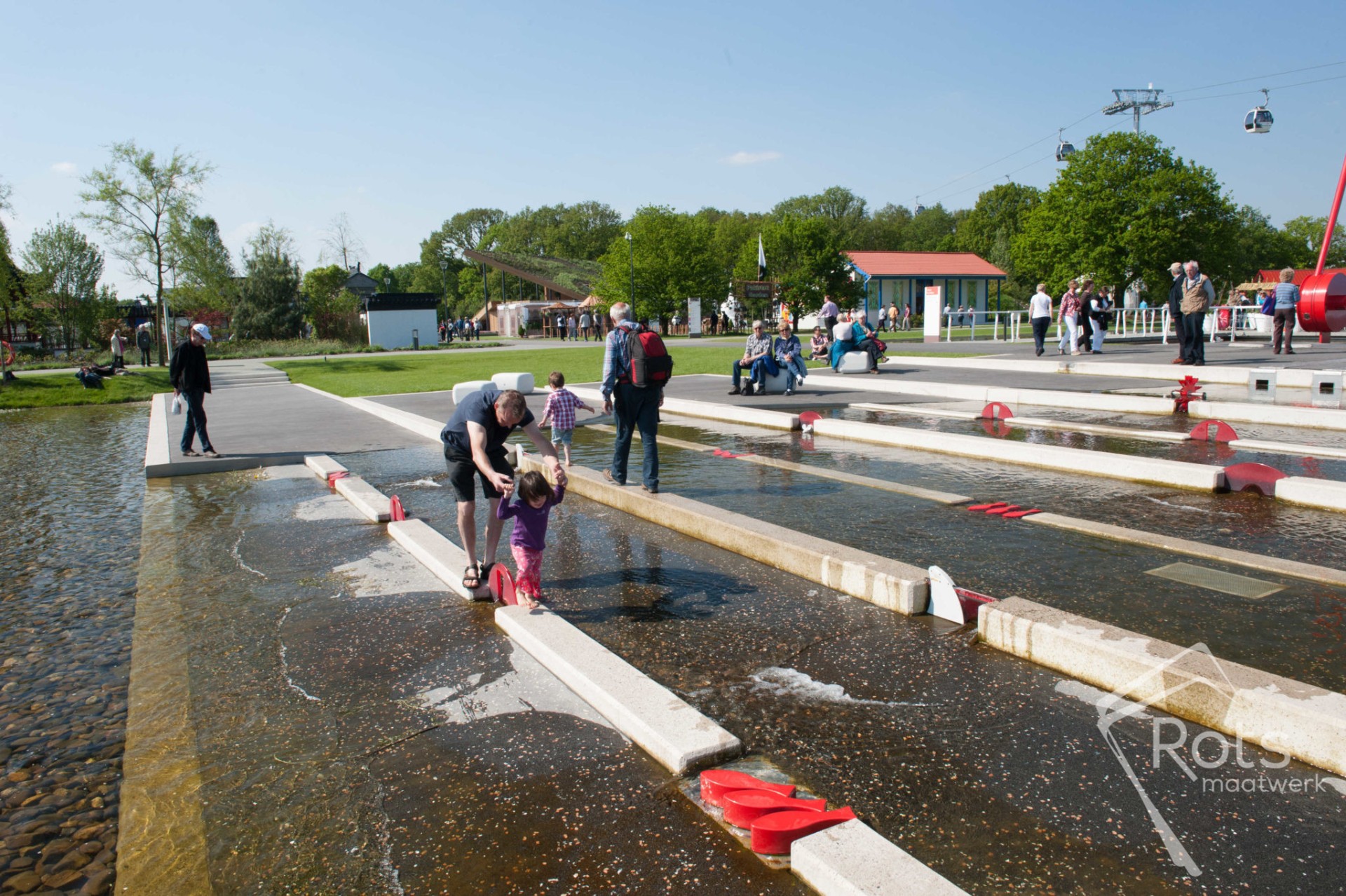 floriade-2012-water-speel-delta-waterspelen-dam-sluis-kinderen-spelen-waterspeel-object-arcadis-rots-maatwerk-fontein-fonteinen-kunstwerk-dammetjes-wat-6