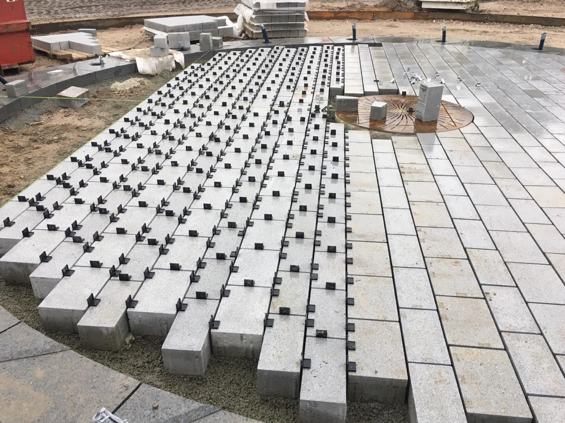 aanleg fontein fonteinbouwer fonteinenbouwer aannemerij GWW fonteintechniek aannemer fonteinenleverancier, fonteintechniek, bedriegertjes, bouwen, maken, plein, stad, gemeente turnkey, bouwteam, put, grondwerk, natuursteen