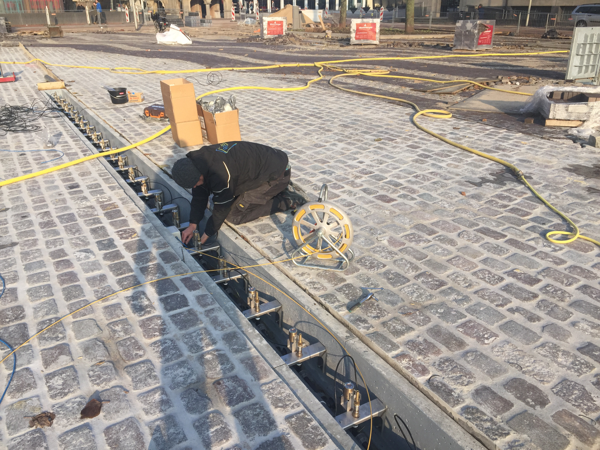 aanleg fontein fonteinbouwer fonteinenbouwer aannemerij GWW fonteintechniek aannemer fonteinenleverancier, fonteintechniek, bedriegertjes, bouwen, maken, plein, stad, gemeente turnkey, bouwteam, put, grondwerk, natuursteen