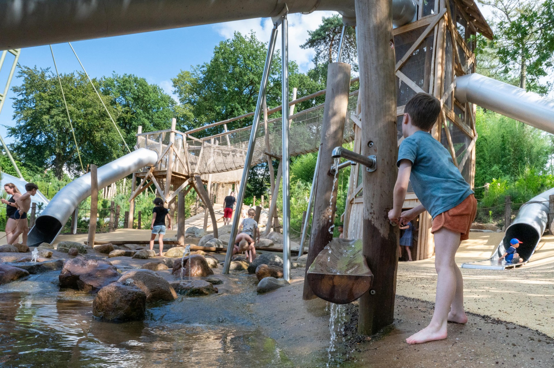 water natuurlijk, biologisch, biofiller, zonder chemicalien, ecologisch, milieu vriendelijk, milieu, goed voor, geen chemicalien, natuur zuiver, helofietenfilter, Arnhem, burgers bush, dierentuin, recreatie, waterloop, keien, fontein, fonteinen